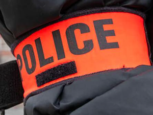 Macabre découverte dans la rivière : l'hélice de la péniche coincée par un cadavre sans tête ni membres