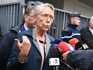 Professeure de musique poignardée dans le Bas-Rhin : l'agresseur qui a retourné l'arme contre lui était fasciné par Hitler, ce que l'on sait du jeune au 