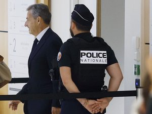 Affaire du financement libyen : Nicolas Sarkozy condamné à cinq ans de prison avec mandat de dépôt différé, qu'est-ce que cela signifie ?