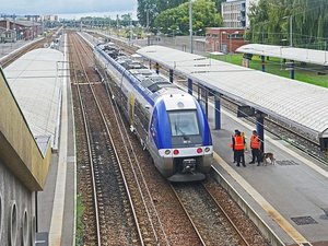 Embrassé de force, pourchassé puis violé : l'enfer vécu par un adolescent de 15 ans à la descente du train