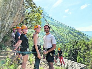 L'image du jour : de l'adrénaline pour séduire les futurs médecins, 200 étudiants découvrent l'Aveyron en s'amusant