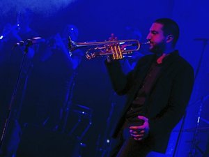 La belle histoire du jour : une Aveyronnaise fait sa demande en mariage sur scène au concert d'Ibrahim Maalouf
