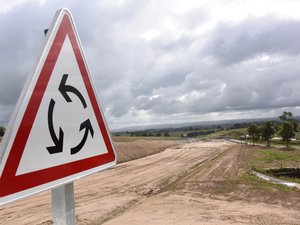 Travaux : la circulation interdite jusqu'au 7 octobre, de 20 h à 6 h, sur la RD 921 dans l'agglomération de Laguiole, des déviations mises en place