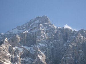 Des corps retrouvés dans un ravin à 350 mètres de l'impact : trois alpinistes tués par une avalanche