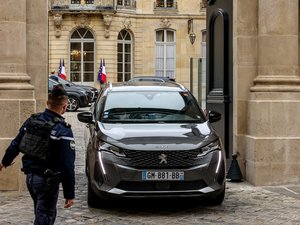 Démission de Sébastien Lecornu : mais au fait, qui gouverne lorsque le Premier ministre jette l'éponge ?