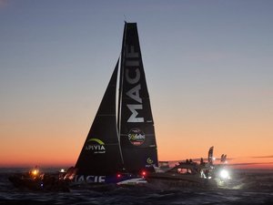 "Je garde espoir de revenir un jour" : l'émouvante révélation de Charlie Dalin, vainqueur du dernier Vendée Globe