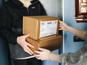 Colis piégés en Dordogne : il avait ciblé Estelle Denis, Elodie Poux et Manuel Bompard pour se venger de leurs propos contre les "antivax"