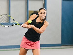 Tennis : l'Aveyronnaise Maya Bories s'arrête en quart de finale à Rodez après une belle bataille