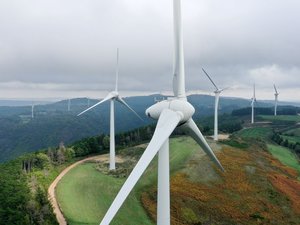 Il est pris de douleurs dorsales, les pompiers portent secours à un technicien coincé au sommet d'une éolienne