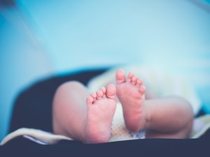 "Ils nous ont vus complètement paniqués" : sur le bord de la route, deux personnes sauvent la vie de leur bébé qui ne respirait plus