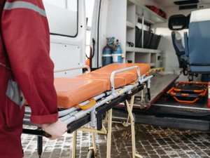 Drame de la route en Aveyron : un patient meurt dans l'accident d'une ambulance, la vérité judiciaire tombe six ans après