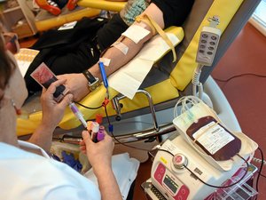 "C'est très important pour fabriquer certains médicaments" : à Rodez, l'Établissement français du sang lance un appel au don de plasma
