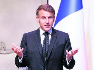 "Sébastien Lecornu a fait un choix pour apaiser le débat actuel" : pourquoi Emmanuel Macron ne lâche pas sa réforme des retraites