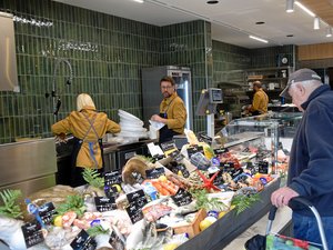 VIDÉO. "C'est comme si le marché était organisé tous les jours !", à Rodez, les halles prennent vie, après un an et demi de travaux