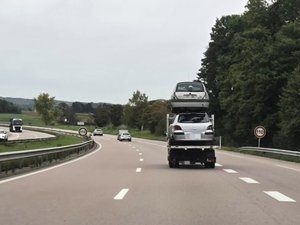 "Les inconscients, ça ose tout" : un conducteur circule avec un chargement aussi lunaire que dangereux, les gendarmes n'en reviennent pas