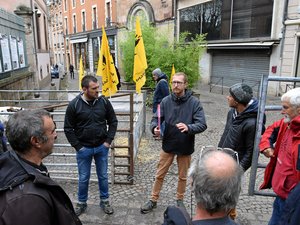 VIDÉO. "Cela crée la psychose chez les éleveurs" : la Confédération paysanne manifeste à son tour en Aveyron contre la gestion de la DNC par l'État