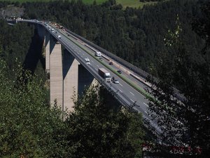 Péage en "flux libre" : attention à l'amende très salée si vous ne payez pas dans les 72 heures après avoir roulé sur ces autoroutes