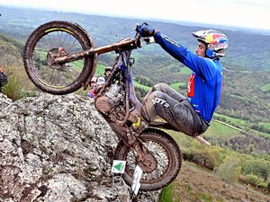 Moto - trial : Adam Raga, évidemment !