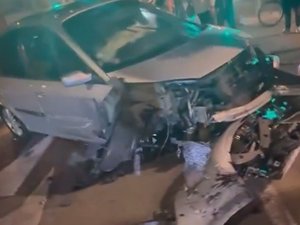 VIDÉO. "Oh là là, quel malade" : il filme un fou du volant en pleine centre-ville jusqu'à l'inévitable accident