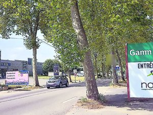 Dimensions, luminosité ou interdictions : où en est-on sur le sujet des panneaux publicitaires dans le paysage aveyronnais ?