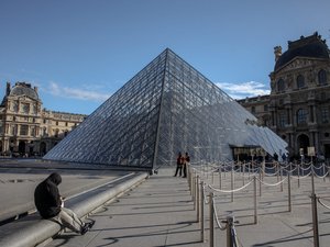Cambriolage du Louvre : le mot de passe pour accéder aux caméras était "LOUVRE", des audits révèlent que les failles de sécurité du musée ne datent pas d'hier