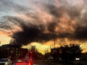 VIDÉO. Les images impressionnantes du crash d'un avion-cargo d'UPS qui s'écrase dans le Kentucky peu après son décollage, sept morts