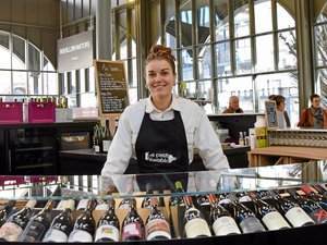 "Pour l'instant, on est emballés !" : avec Alambic et vieilles bouteilles, un caviste au coeur des halles de Rodez