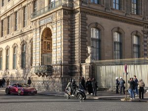 Cambriolage du Louvre : connu sur les réseaux sociaux, qui est "Doudou cross bitume", l'un des suspects clé ?