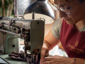 Le savoir-faire aveyronnais à l'honneur : la ganterie Fabre de Millau dans "Zone interdite" ce dimanche