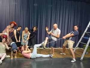 "La vie vaut le coup, elle mérite d'être vécue" : dans ce village d'Aveyron, on remonte le temps pour tisser le lien entre les êtres