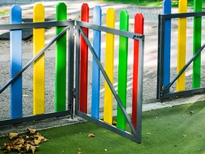 Trois enseignants d'école maternelle suspendus pour des soupçons de violences sexuelles sur des enfants