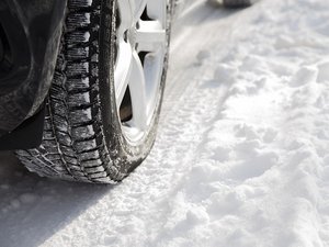 Pneus neige obligatoires depuis le 1er novembre : les amendes vont-elles tomber cet hiver dans les communes en "zone montagne" ?