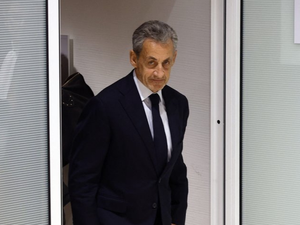 Sous quelles conditions Nicolas Sarkozy pourrait-il sortir de prison ce lundi ?