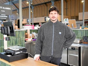 VIDÉO. Aux halles de Rodez, une cuisine "façon grand-mère" à base de produits locaux avec le Bouillon nature