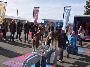 Le bus "Tips santé" a fait escale au lycée Foch de Rodez pour "promouvoir les bons messages"