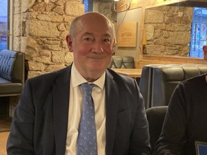 Municipales 2026 : à Rodez, le candidat "A droite ensemble" Jean-Philippe Chartier dévoile une partie de son programme