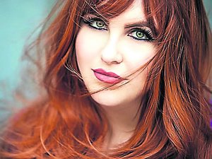 Céline Dion, Lady Gaga, Vanessa Paradis... La chanteuse et imitatrice Sarah Schwab bientôt en concert gratuit près de Rodez