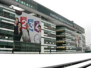 "Vincent Bolloré veut la peau de l'audiovisuel public" : France Télévisions et Radio France attaquent en justice CNews, Europe 1 et Le JDD