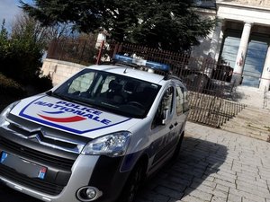 "Vous m'y renvoyez, là ?" : il sort de prison, se présente au tribunal de Rodez et... repart derrière les barreaux !