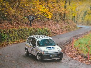 "Sauver de la ruine des véhicules qui me faisaient rêver" : en Aveyron, Thierry Lajoie transforme des épaves d'autos en nouveaux bolides