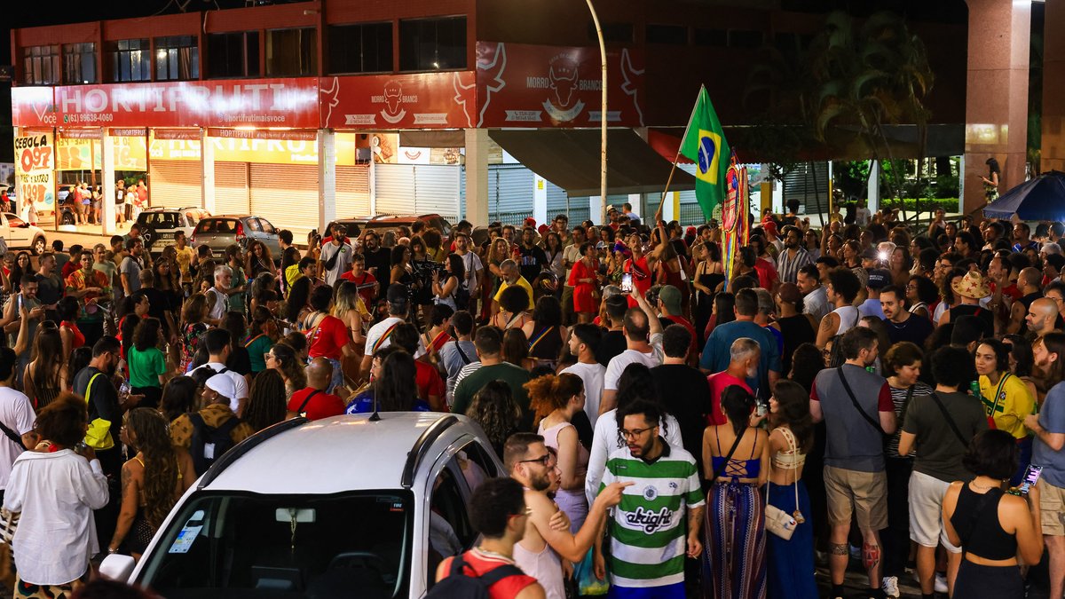 Il a utilisé un fer à souder contre son bracelet électronique "par curiosité" : l’ex-président brésilien Jair Bolsonaro envoyé en détention