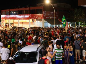 Il a utilisé un fer à souder contre son bracelet électronique "par curiosité" : l'ex-président brésilien Jair Bolsonaro envoyé en détention