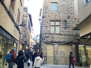 "Cela va redonner du cachet au centre-ville, on voit à nouveau l'édifice" : à Rodez, après cinq ans de travaux et de mise en sécurité, la tour des Anglais, remise en état