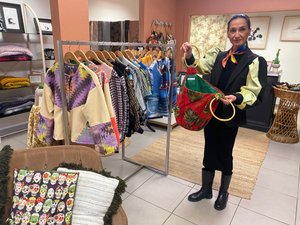 "Chiner, associer, créer" : Sophie Billot, la créatrice qui a l'art de sublimer le recyclé à Rodez