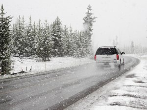 CARTE. Météo : neige dès 500 m d'altitude, rafales de vent jusqu'à 100 km/h, 35 départements en vigilance jaune