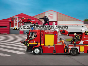 VIDÉO. Ils sont en train d'être distribués partout : comment sait-on si votre calendrier des pompiers est en lice pour être champion de France ?