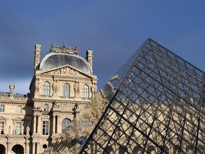 Cambriolage du Louvre : l'homme soupçonné d'être le quatrième membre du commando a été mis en examen, on ignore toujours ce que sont devenus les bijoux