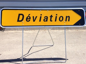 Le poids lourd se renverse sur l'autoroute A75 en Aveyron, la circulation coupée durant trois heures ce vendredi en soirée