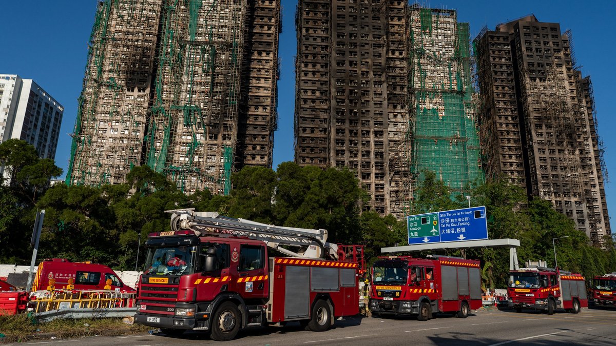 Incendie d’un complexe résidentiel à Hong Kong : la police dénombre 146 morts, le bilan pourrait encore s’aggraver
