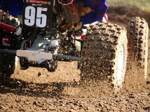 Il se retrouve en difficulté dans une pente en forêt après un accident de quad : un jeune homme secouru en Aveyron